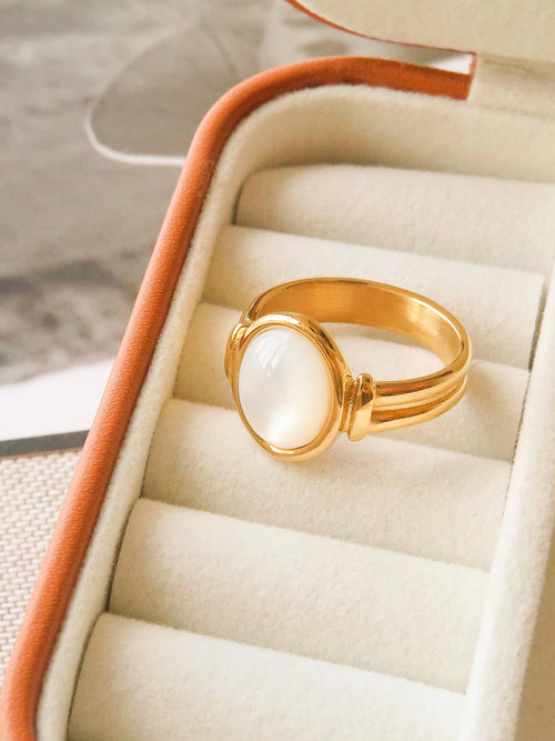 Jade Classic Shell Stone Ring